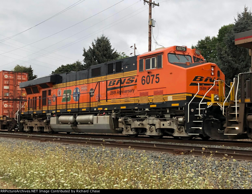 BNSF 6075